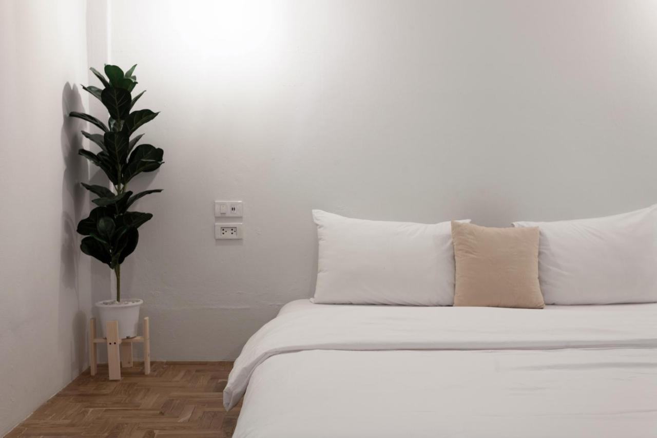Paper Plane Cnx Bed & Breakfast Chiang Mai Exterior foto
