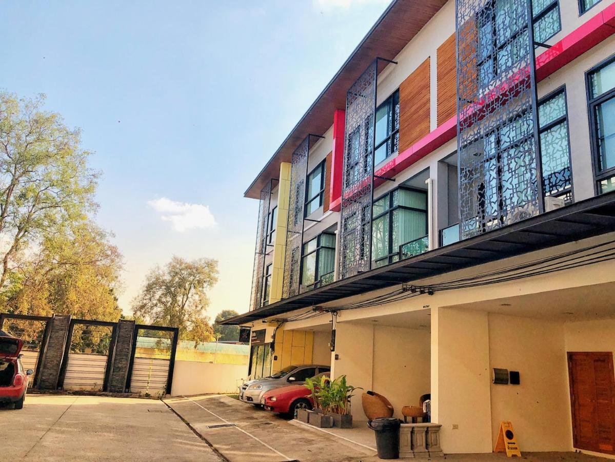 Paper Plane Cnx Bed & Breakfast Chiang Mai Exterior foto